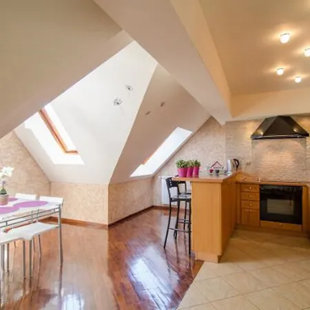 Absynt Old Town Deluxe Hotel *